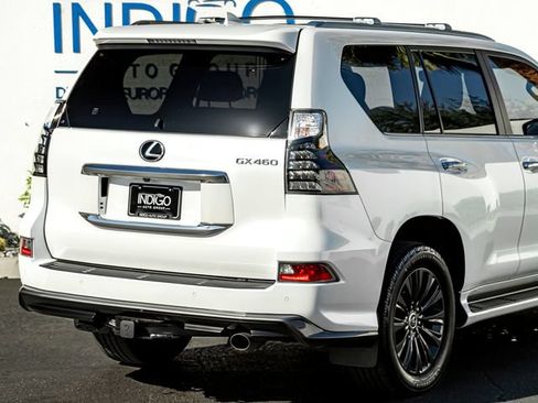 Used 2023 Lexus GX 460 Premium w/ Accessory Package AWD/4WD image 7