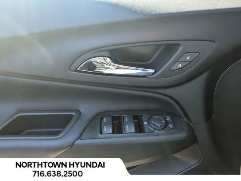 Used 2024 Chevrolet Equinox LT image 29