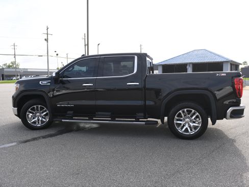 Used 2021 GMC Sierra 1500 SLT w/ SLT Premium Plus Package AWD/4WD image 9