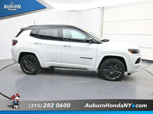 Used 2022 Jeep Compass High Altitude AWD/4WD image 16