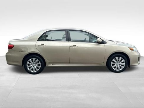 Used 2013 Toyota Corolla LE FWD image 7