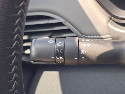 Used 2025 Subaru Outback Premium AWD/4WD image 19