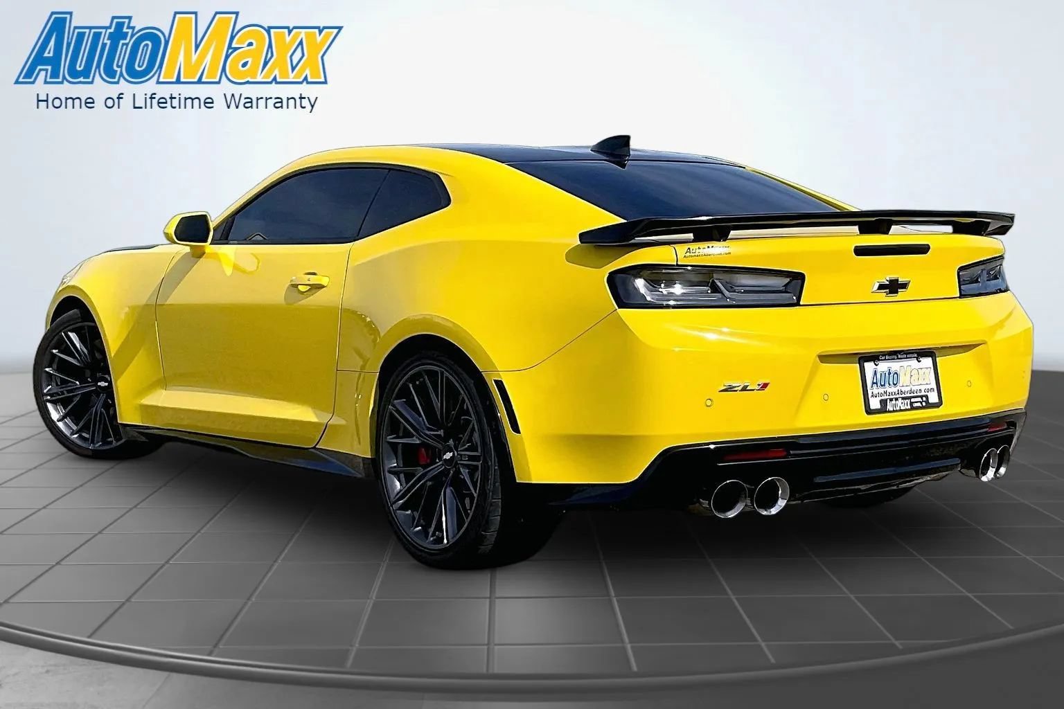 Used 2018 Chevrolet Camaro ZL1 RWD image 5