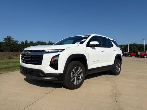 Used 2026 Chevrolet Equinox LT w/ Convenience Package II FWD image 1