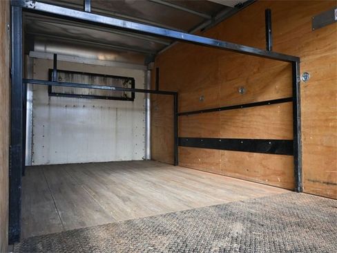 Used 2016 Chevrolet Express 3500 image 19