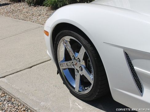 Used 2007 Chevrolet Corvette Convertible w/ Preferred Equipment Group RWD image 14