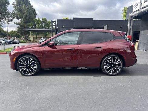 Used 2026 BMW iX xDrive45 w/ M Sport Package AWD/4WD image 7
