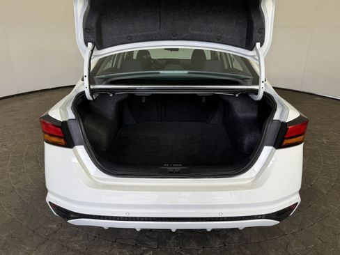 Used 2025 Nissan Altima 2.5 SV FWD image 7