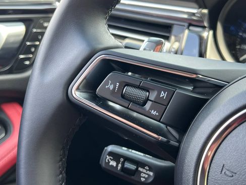Certified 2026 Porsche Macan AWD/4WD image 26