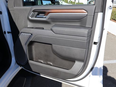 Used 2025 GMC Sierra 2500 Denali w/ Technology Package image 38