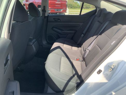 Used 2025 Nissan Altima 2.5 SV FWD image 40