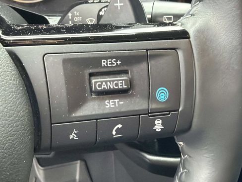 Used 2023 Nissan Pathfinder SL image 6