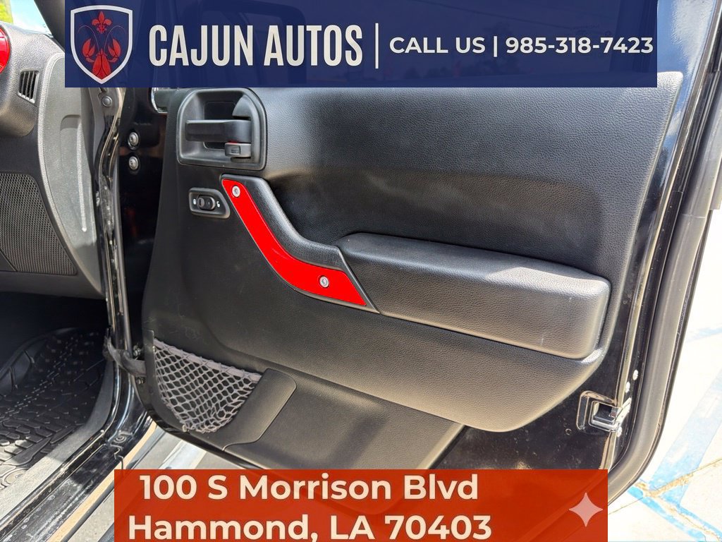 Used 2018 Jeep Wrangler Unlimited Rubicon w/ Connectivity Group AWD/4WD image 22