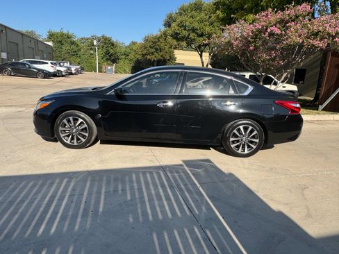 Used 2016 Nissan Altima 2.5 SV FWD image 4