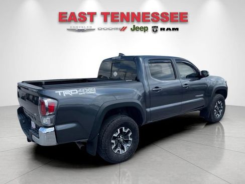 Used 2022 Toyota Tacoma TRD Off-Road AWD/4WD image 3
