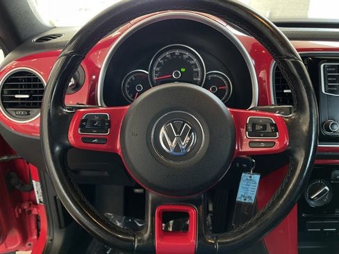 Used 2018 Volkswagen Beetle 2.0T SE FWD image 16