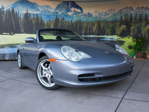 Used 2004 Porsche 911 Carrera 4 image 3