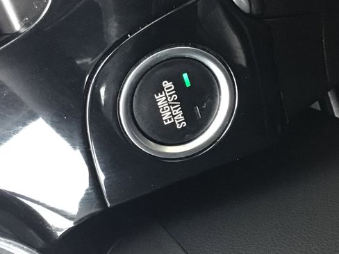 Used 2019 Buick Encore Essence AWD/4WD image 17