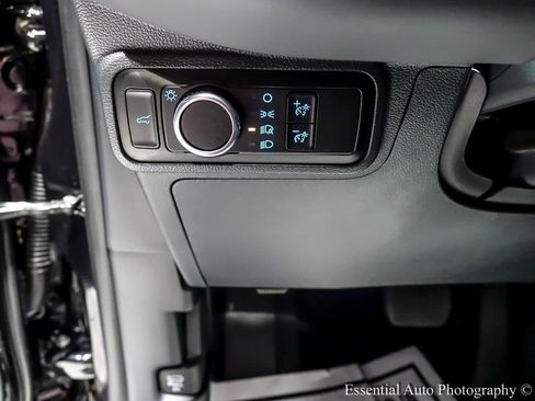 Used 2025 Ford Explorer Active image 23