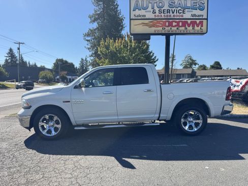 Used 2018 RAM 1500 Laramie image 2