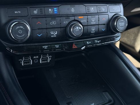 Used 2024 Dodge Durango R/T RWD image 22