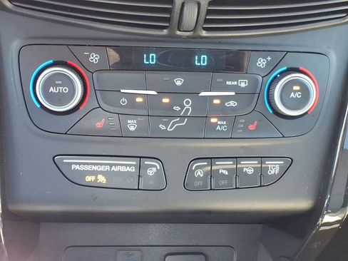 Used 2019 Ford Escape Titanium AWD/4WD image 17