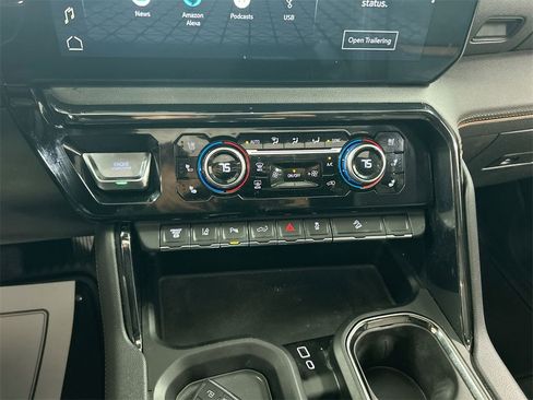 Used 2024 GMC Sierra 2500 AT4 w/ AT4 Premium Plus Package image 16