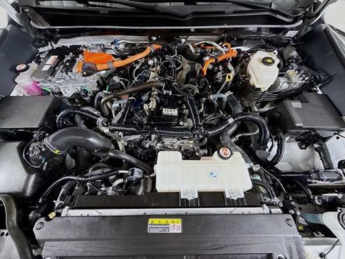 Certified 2024 Toyota Tacoma Limited AWD/4WD image 32