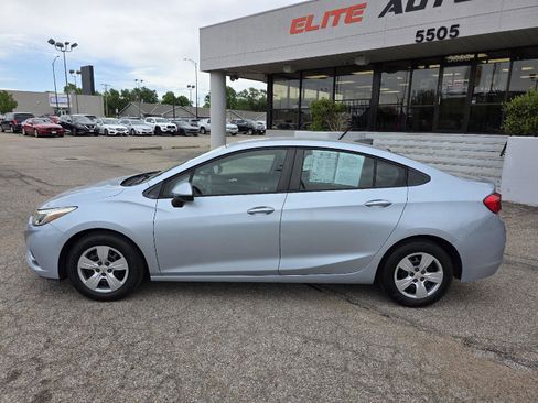 Used 2018 Chevrolet Cruze LS FWD image 8