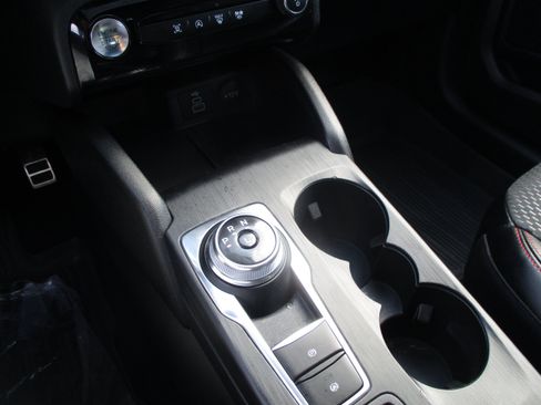 Used 2024 Ford Escape ST-Line w/ Tech Pack #1 AWD/4WD image 31