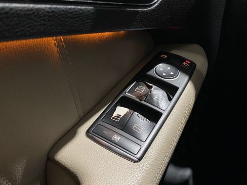 Used 2011 Mercedes-Benz E 350 Sedan image 10