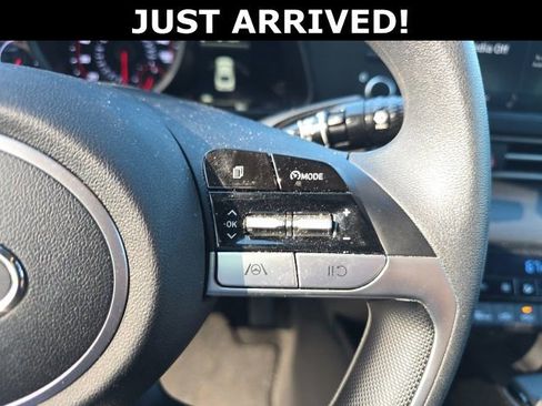 Used 2023 Hyundai Elantra SEL FWD image 11