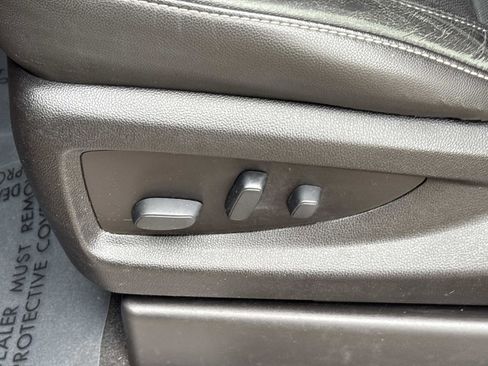 Used 2019 GMC Yukon XL SLT w/ Premium Edition image 16