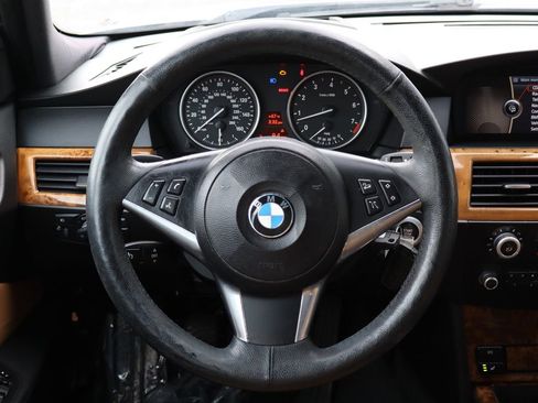 Used 2010 BMW 535i xDrive Wagon AWD/4WD image 13
