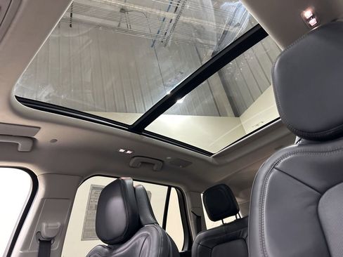 New 2026 Lincoln Aviator Reserve AWD/4WD image 31