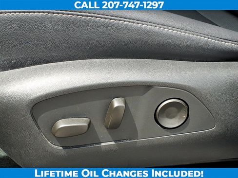 Used 2025 Chevrolet Traverse LT AWD/4WD image 12
