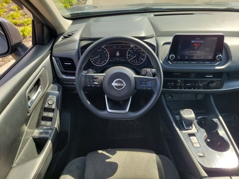 Used 2024 Nissan Rogue SV image 16