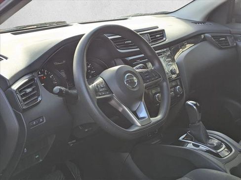 Used 2017 Nissan Rogue Sport SV image 10