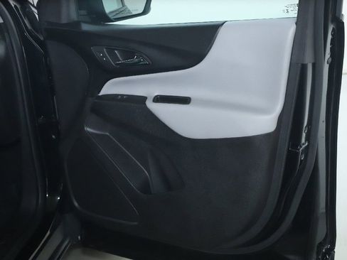 Used 2024 Chevrolet Equinox LS w/ LS Convenience Package image 32