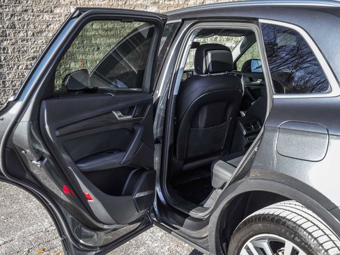 Used 2020 Audi Q5 e Prestige w/ Prestige Package image 20