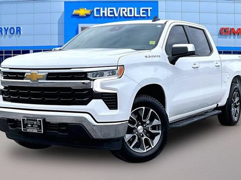 Used 2024 Chevrolet Silverado 1500 LT AWD/4WD image 3