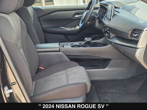 Used 2024 Nissan Rogue SV image 28