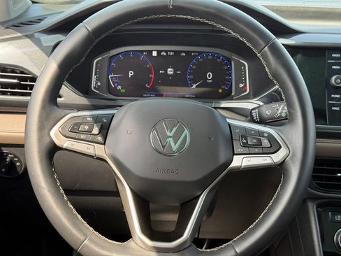 Used 2022 Volkswagen Taos SEL w/ Panoramic Sunroof Package AWD/4WD image 22