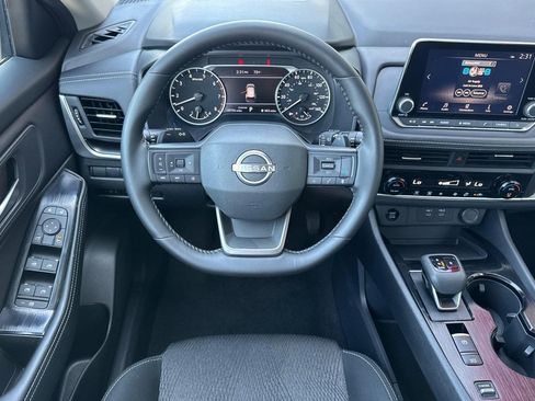 Used 2025 Nissan Rogue SV FWD image 26
