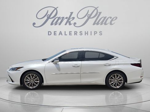 Used 2020 Lexus ES 350 w/ Premium Package FWD image 2
