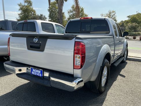 Used 2018 Nissan Frontier SV RWD image 5