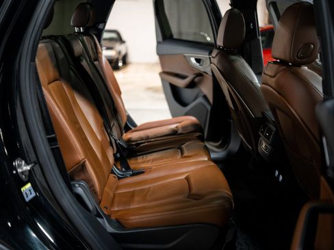 Used 2019 Audi Q7 3.0T Premium w/ Convenience Package image 21