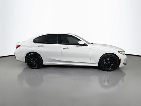 New 2026 BMW 330i Sedan w/ M Sport Package RWD image 4