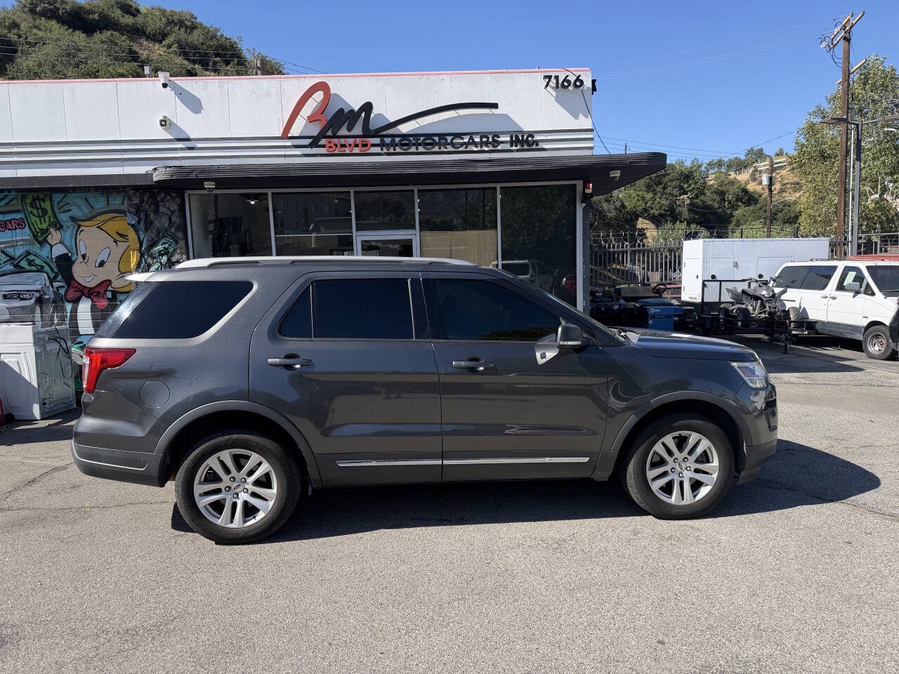 Used 2019 Ford Explorer XLT w/ Equipment Group 201A AWD/4WD image 3