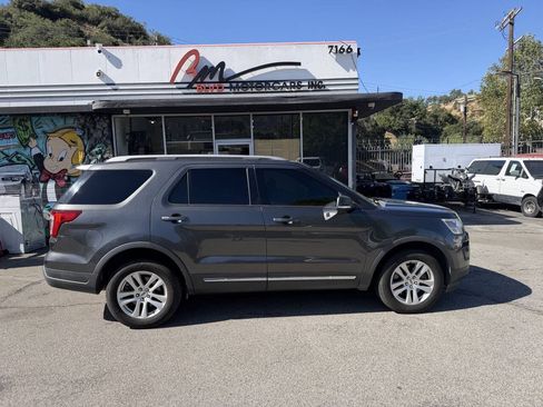 Used 2019 Ford Explorer XLT w/ Equipment Group 201A AWD/4WD image 3